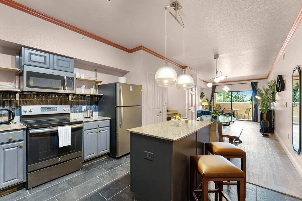 Designer Corner 3br/2ba - Disney, Universal, Convention Center & Seaworld Apartamento Orlando
